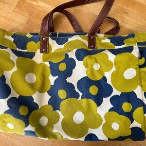 Maika Carryall Tote in Hana print - gently used